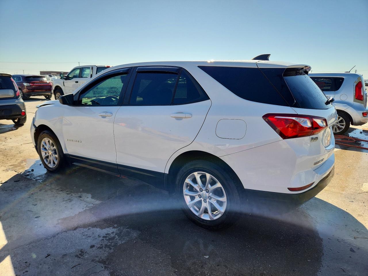 2020 CHEVROLET EQUINOX LS photo 2