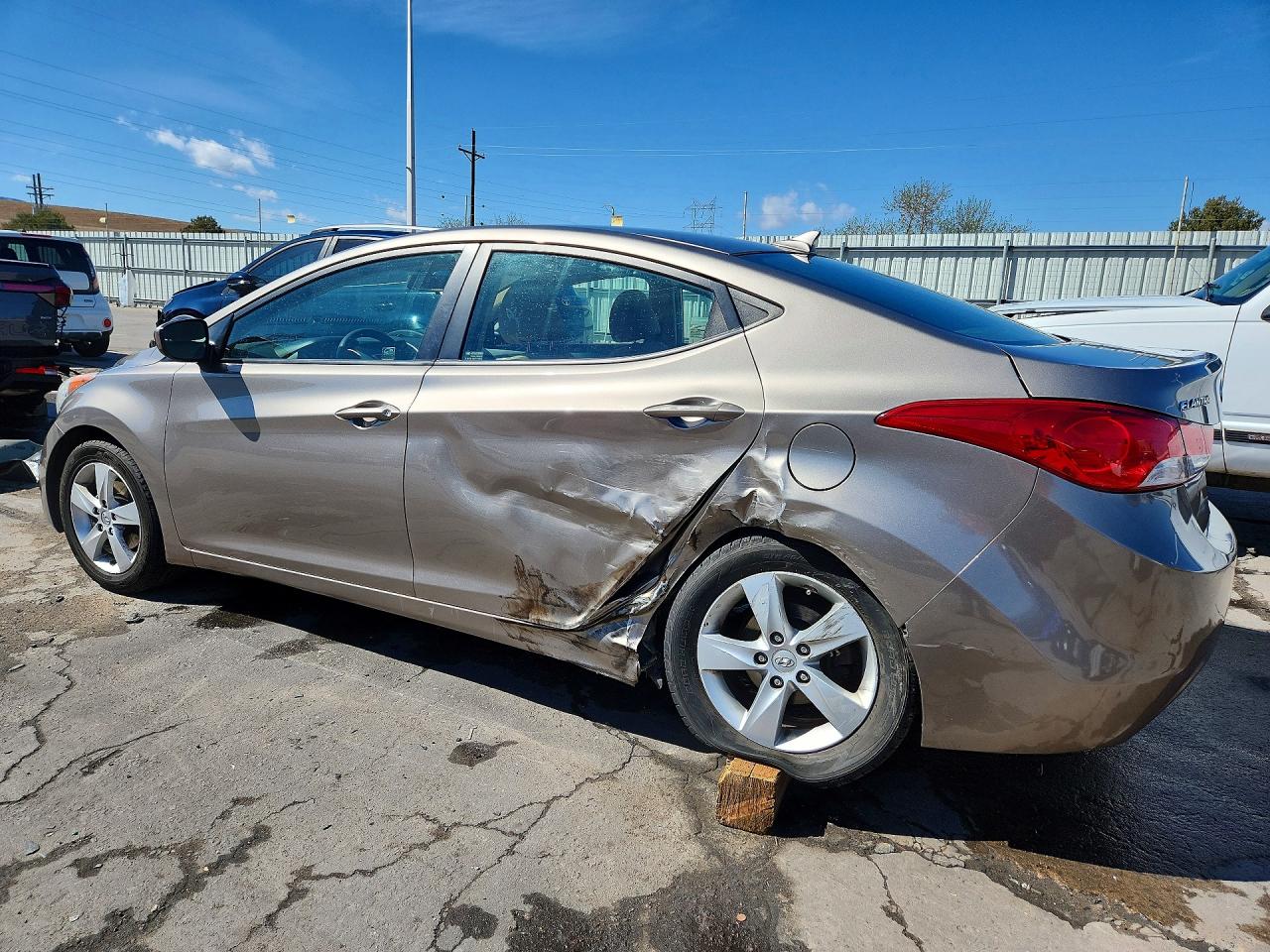 2013 HYUNDAI ELANTRA GLS photo 2