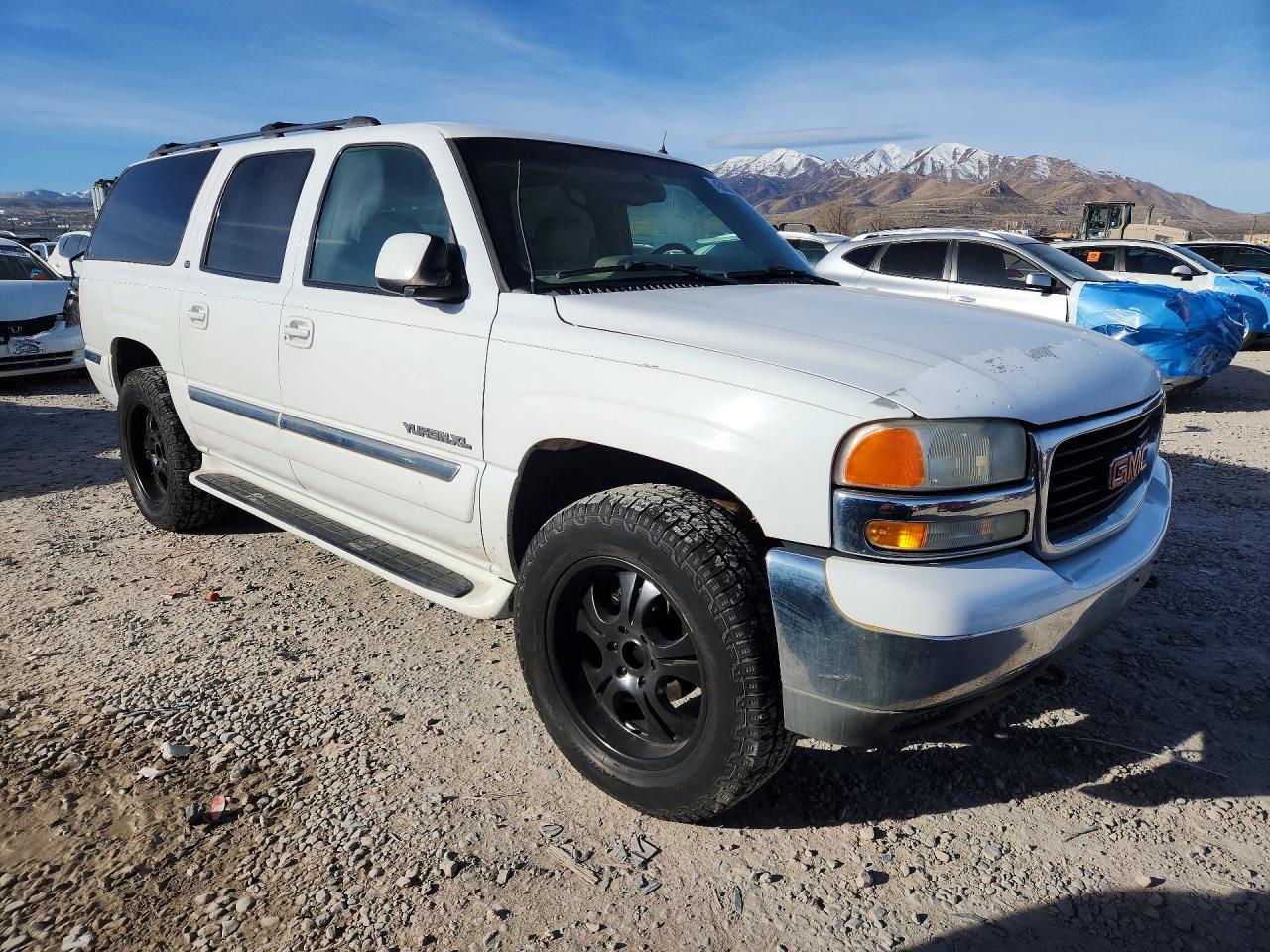 2002 GMC YUKON XL K1500 photo 4