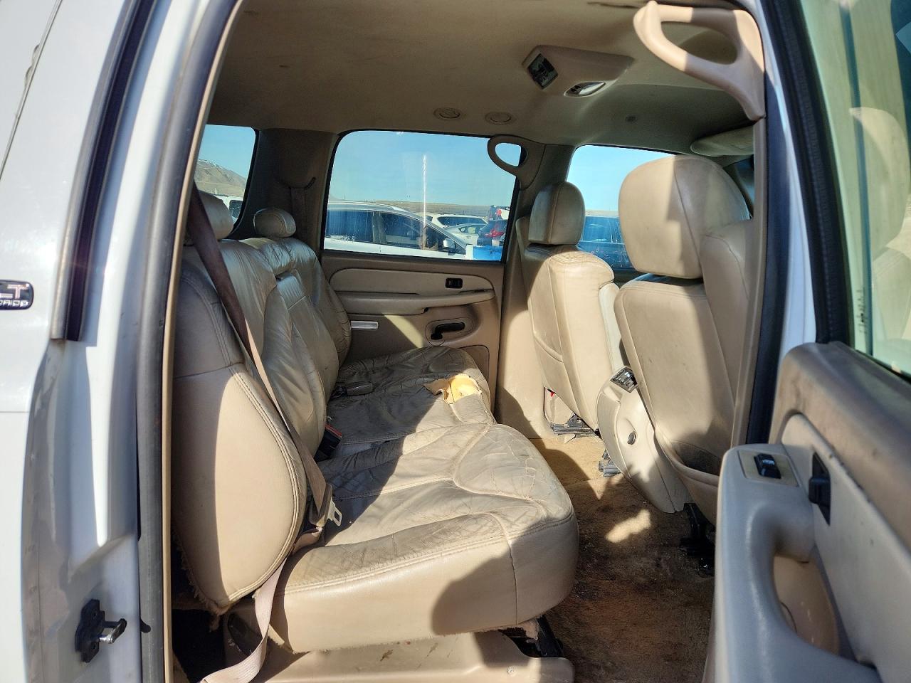 2002 GMC YUKON XL K1500 photo 11