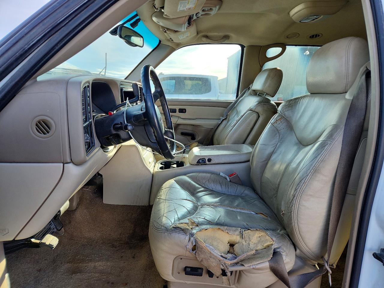 2002 GMC YUKON XL K1500 photo 7