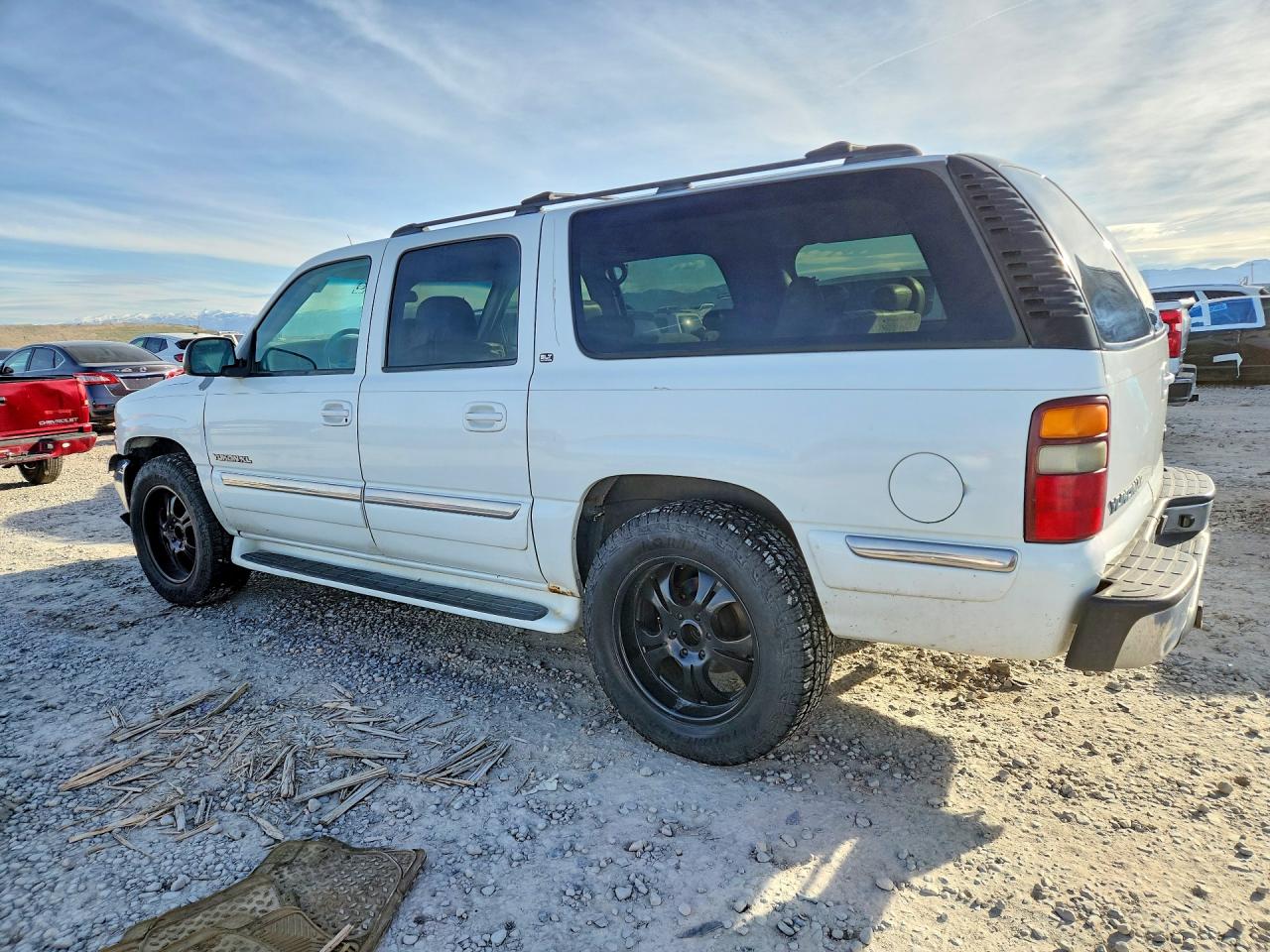 2002 GMC YUKON XL K1500 photo 2