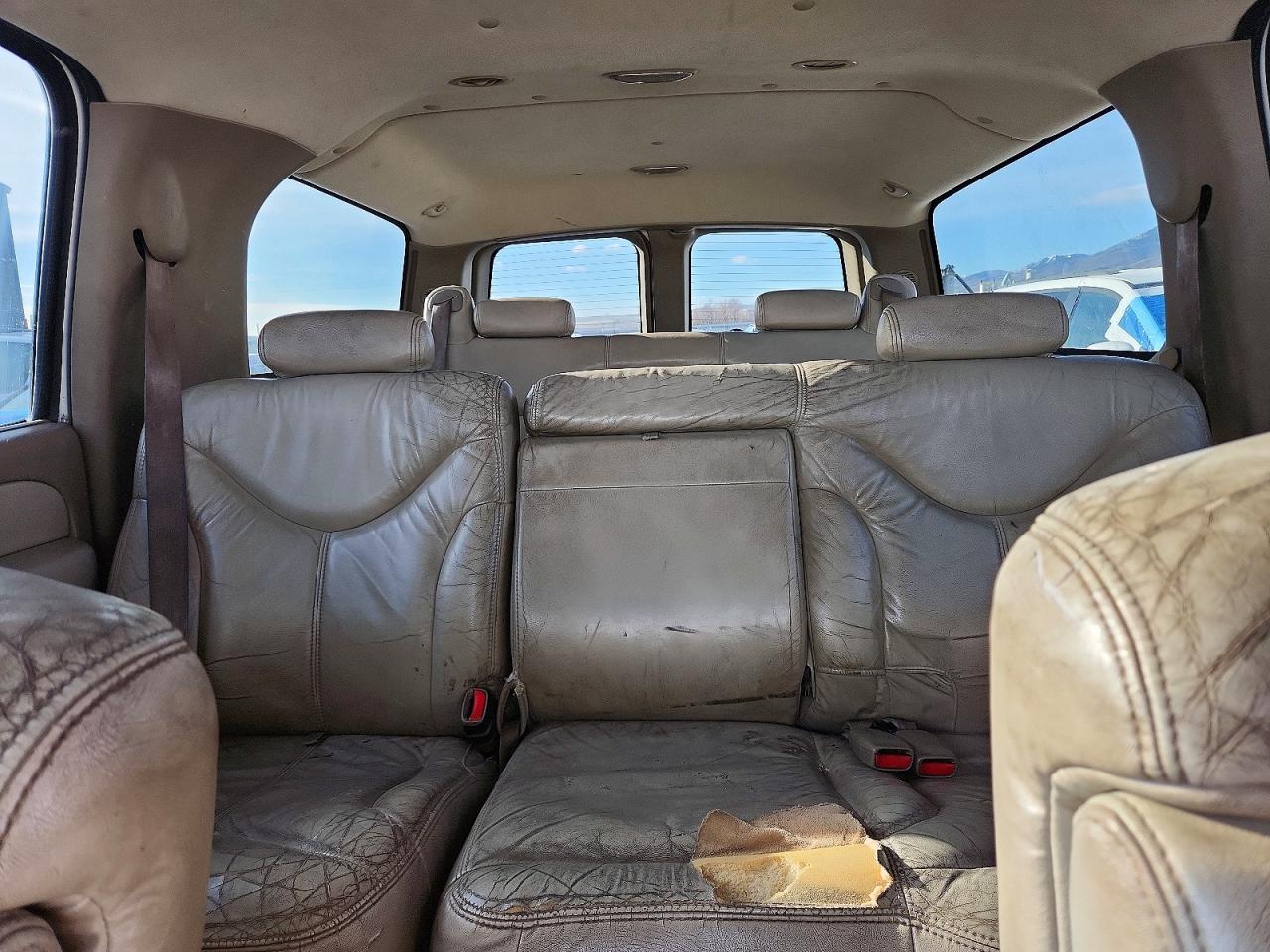 2002 GMC YUKON XL K1500 photo 10