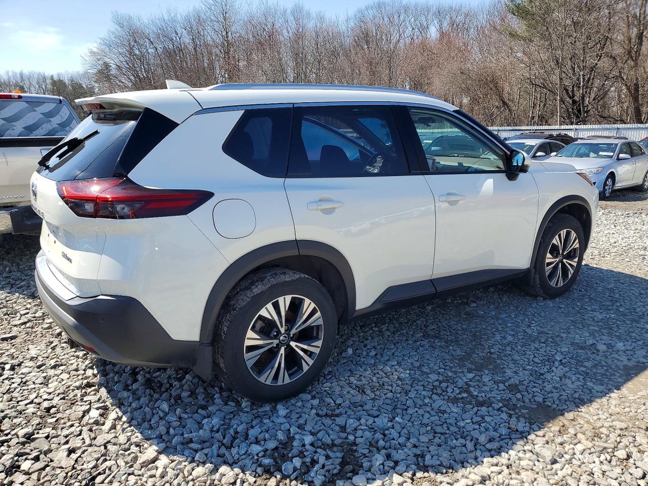 2021 NISSAN ROGUE SV photo 3
