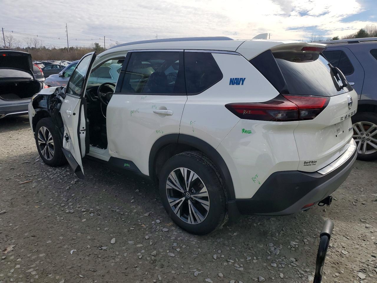 2021 NISSAN ROGUE SV photo 2