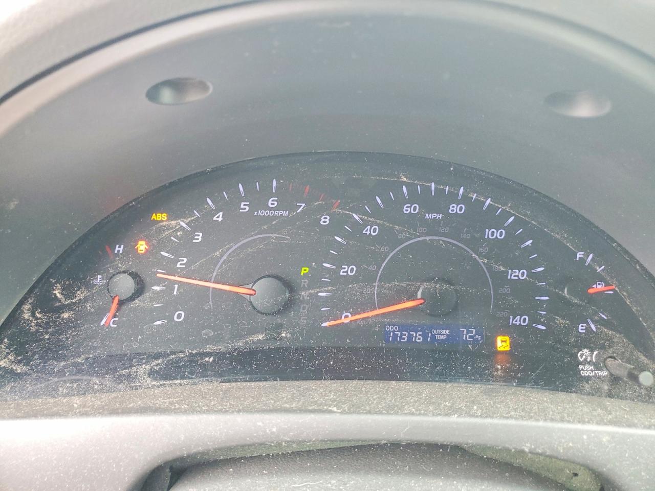 2011 TOYOTA CAMRY LE photo 25