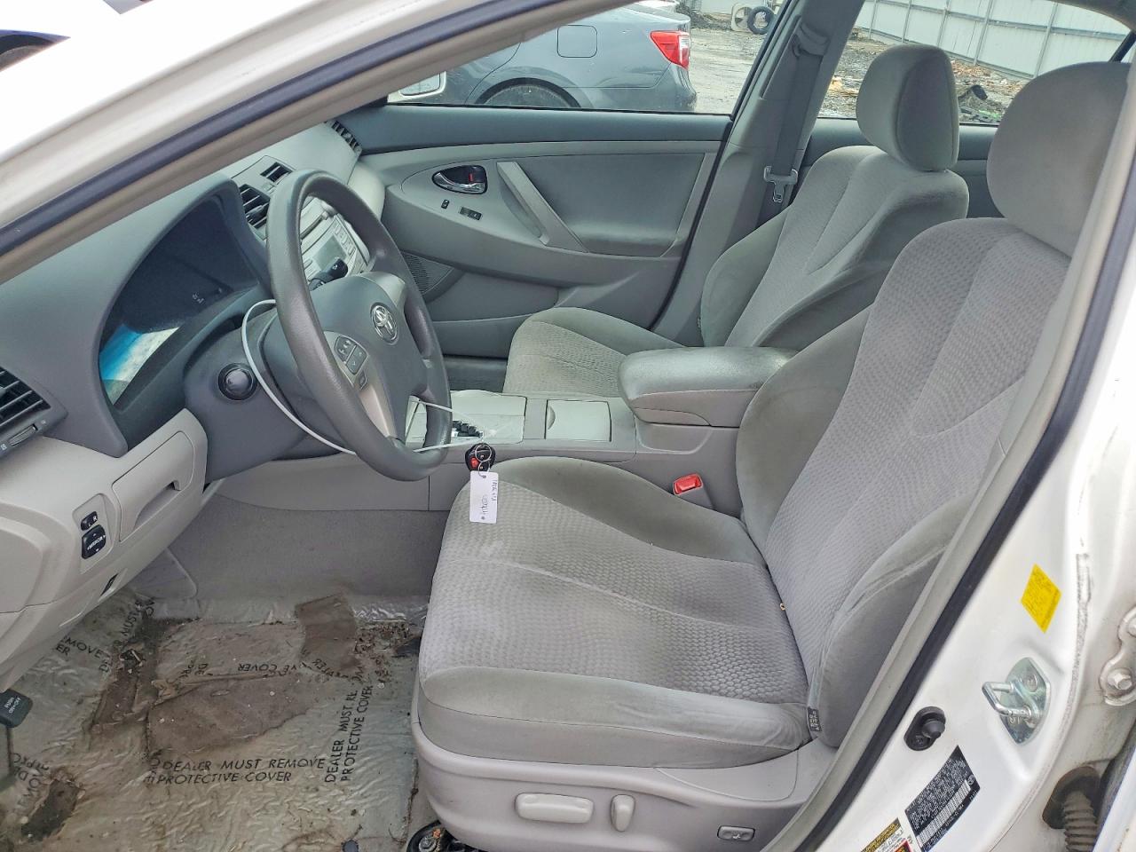 2011 TOYOTA CAMRY LE photo 19