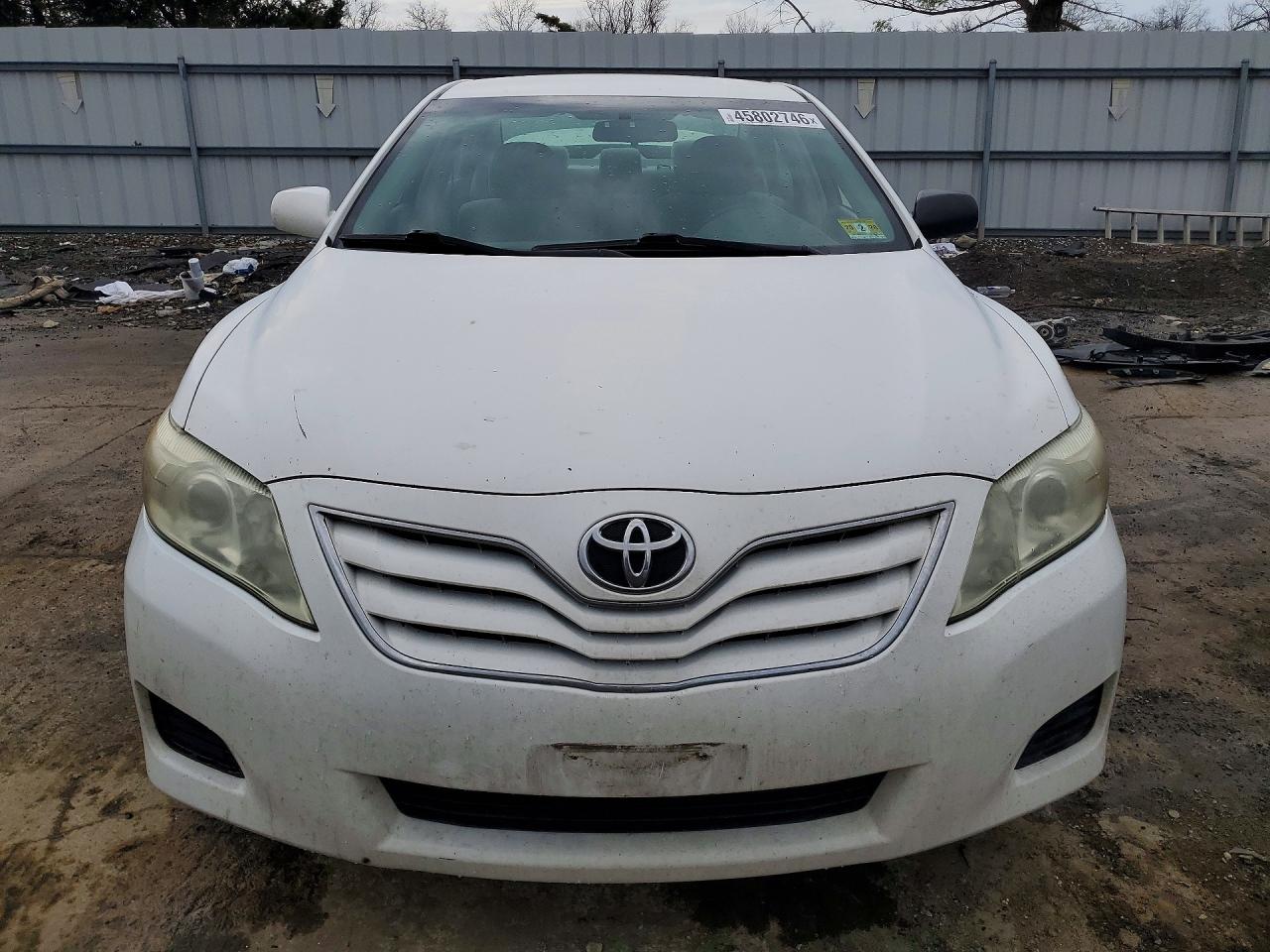 2011 TOYOTA CAMRY LE photo 13
