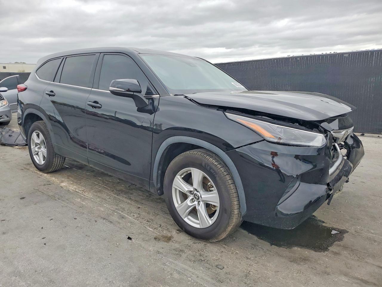 2022 TOYOTA HIGHLANDER L photo 10