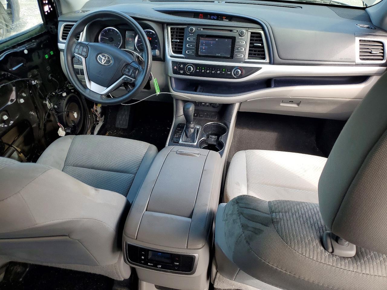 2019 TOYOTA HIGHLANDER LE photo 15