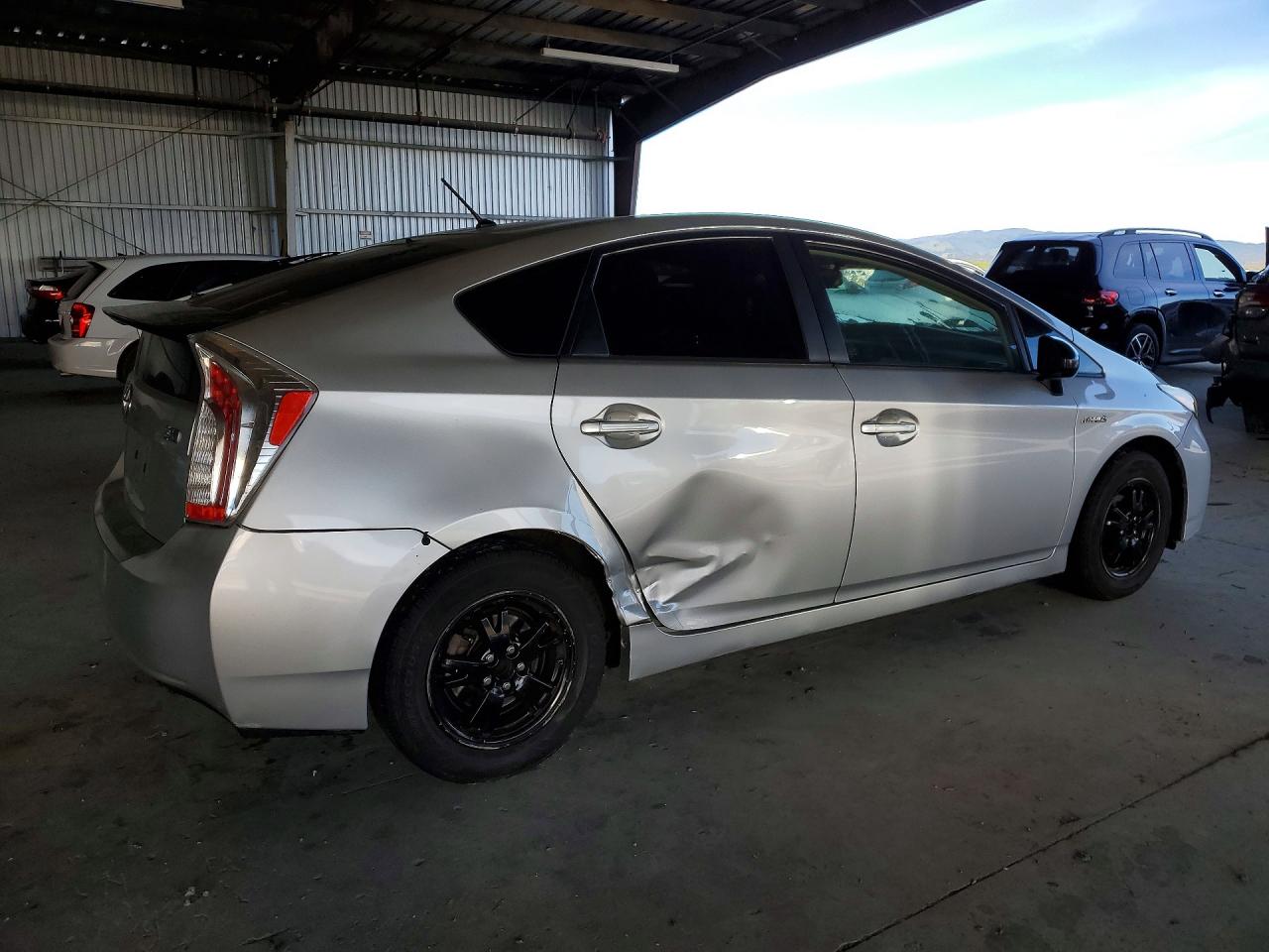 2013 TOYOTA PRIUS TWO photo 3