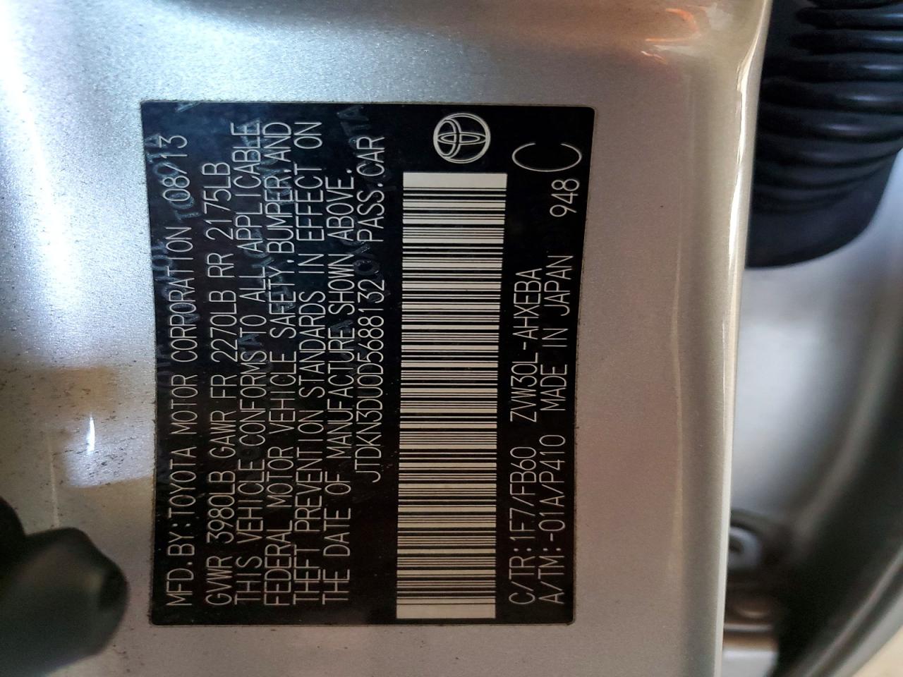 2013 TOYOTA PRIUS TWO photo 12