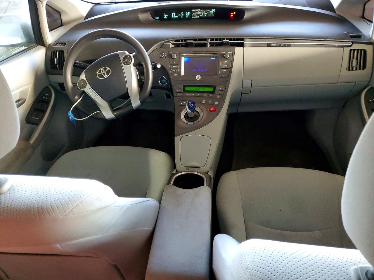 2013 TOYOTA PRIUS TWO photo 8