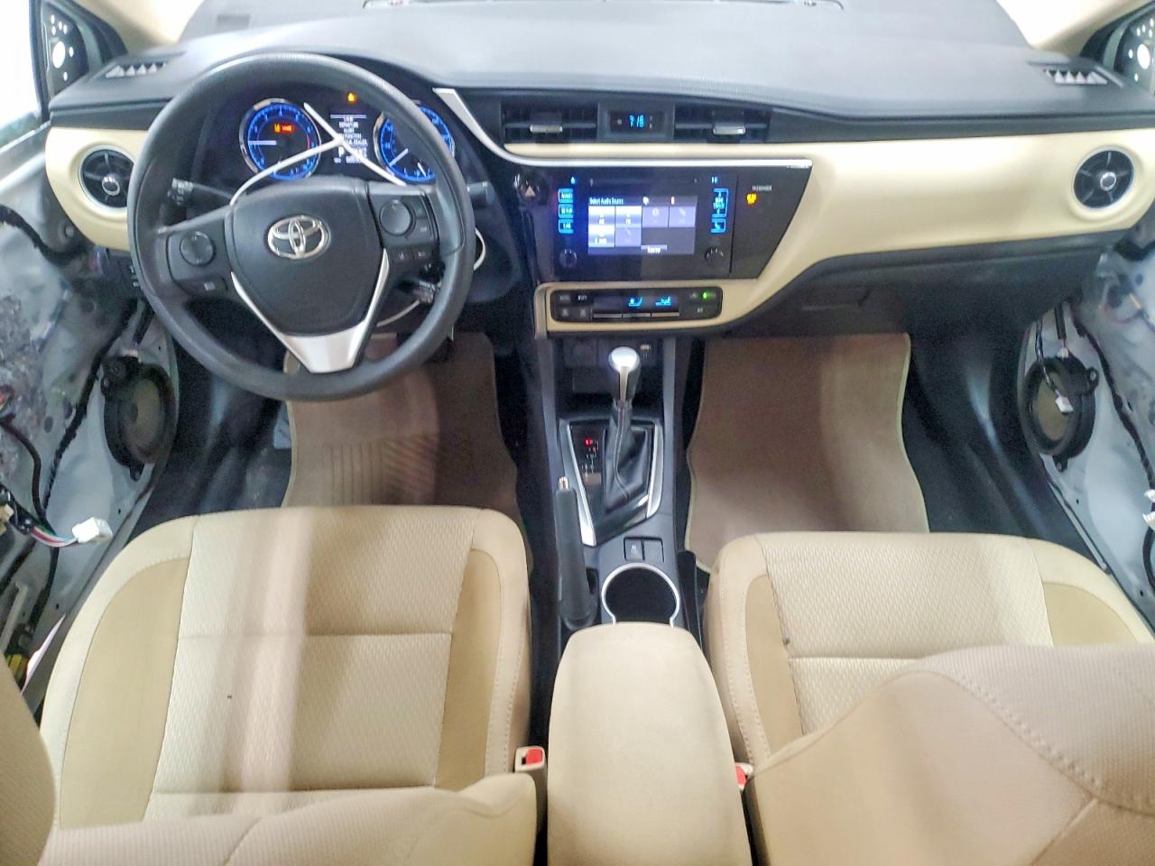 2017 TOYOTA COROLLA LE photo 8