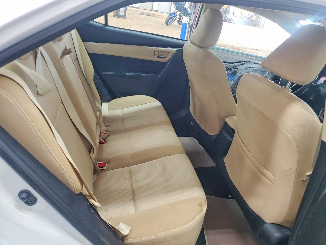 2017 TOYOTA COROLLA LE photo 10