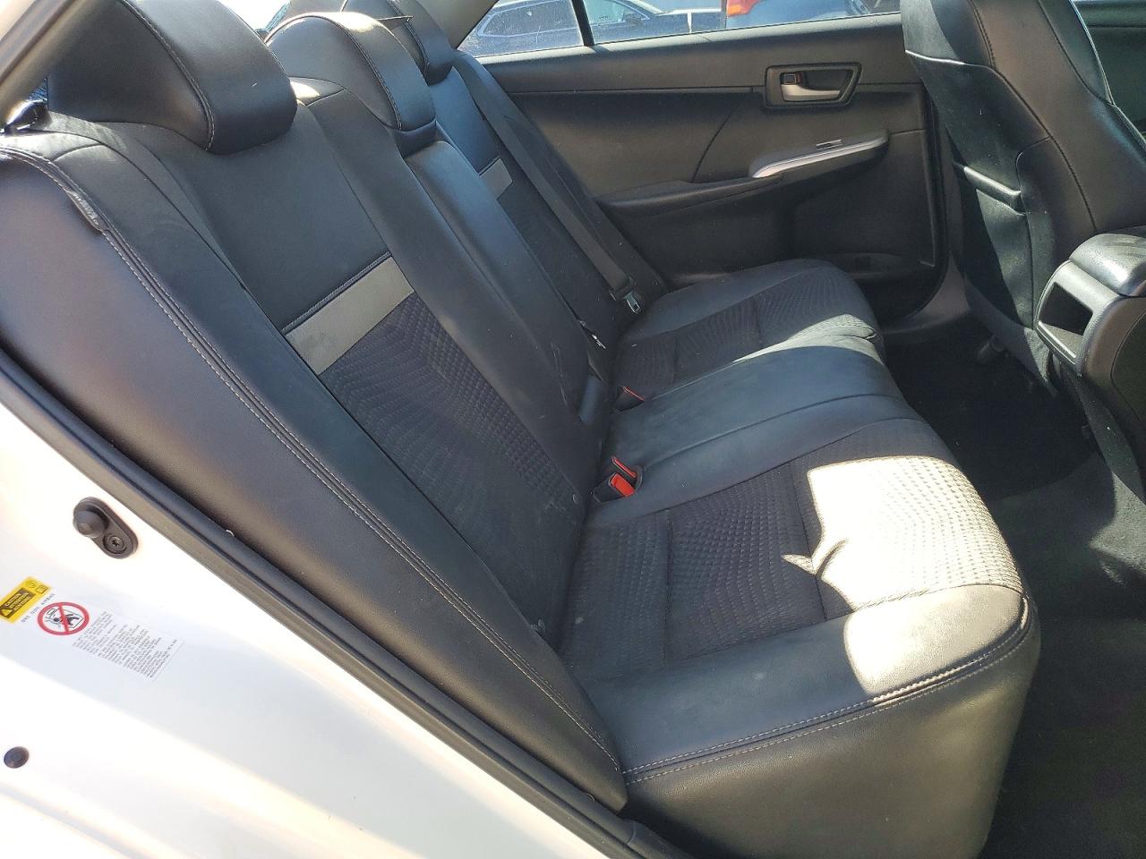 2014 TOYOTA CAMRY SE photo 10