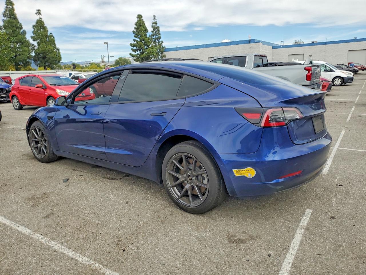 2022 TESLA MODEL 3 photo 4