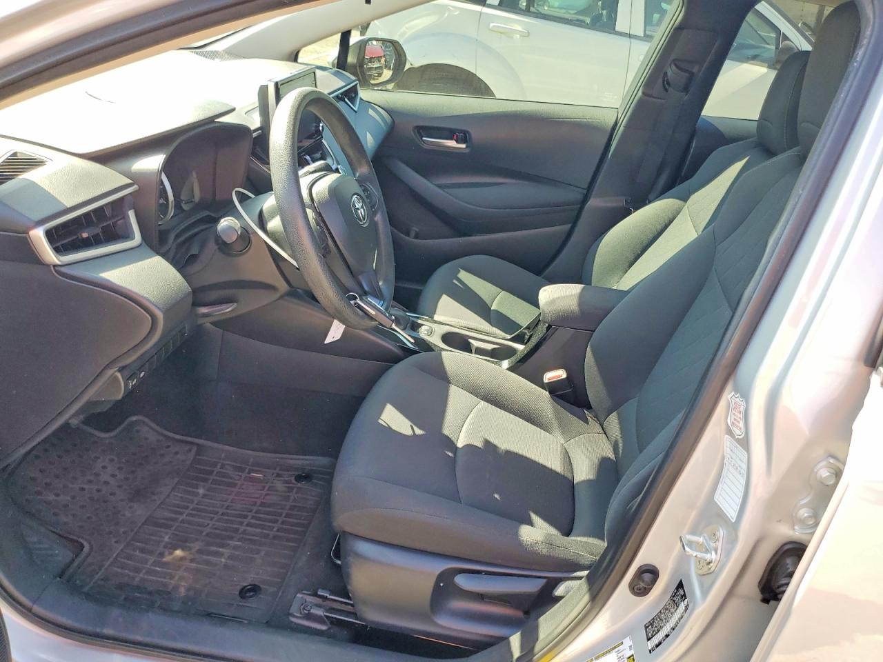 2021 TOYOTA COROLLA LE photo 7