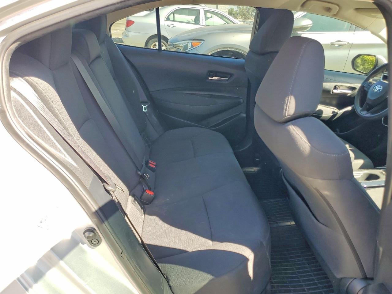 2021 TOYOTA COROLLA LE photo 10