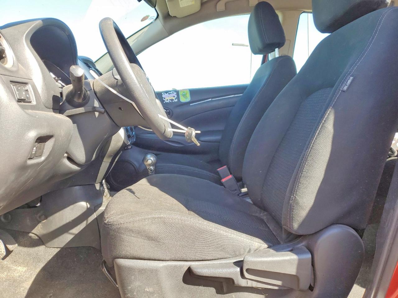 2019 NISSAN VERSA S photo 7
