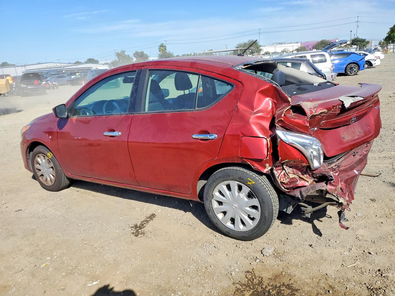 2019 NISSAN VERSA S photo 2