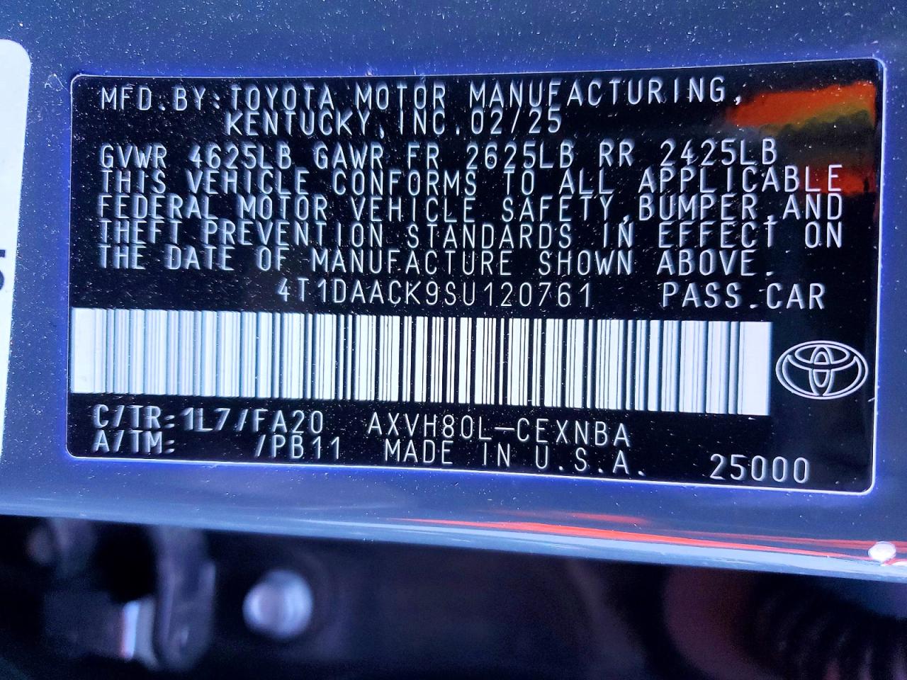 2025 TOYOTA CAMRY LE photo 34