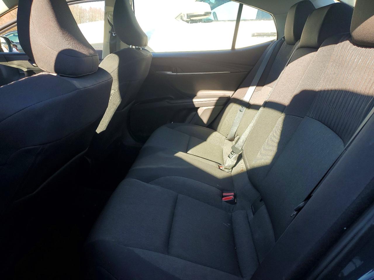2025 TOYOTA CAMRY LE photo 28