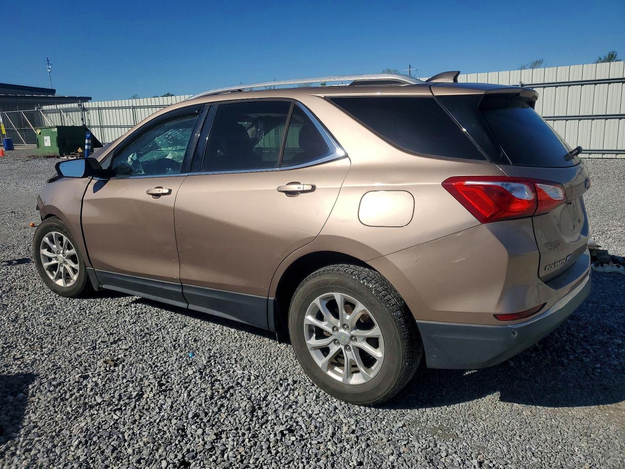 2018 CHEVROLET EQUINOX LT photo 2
