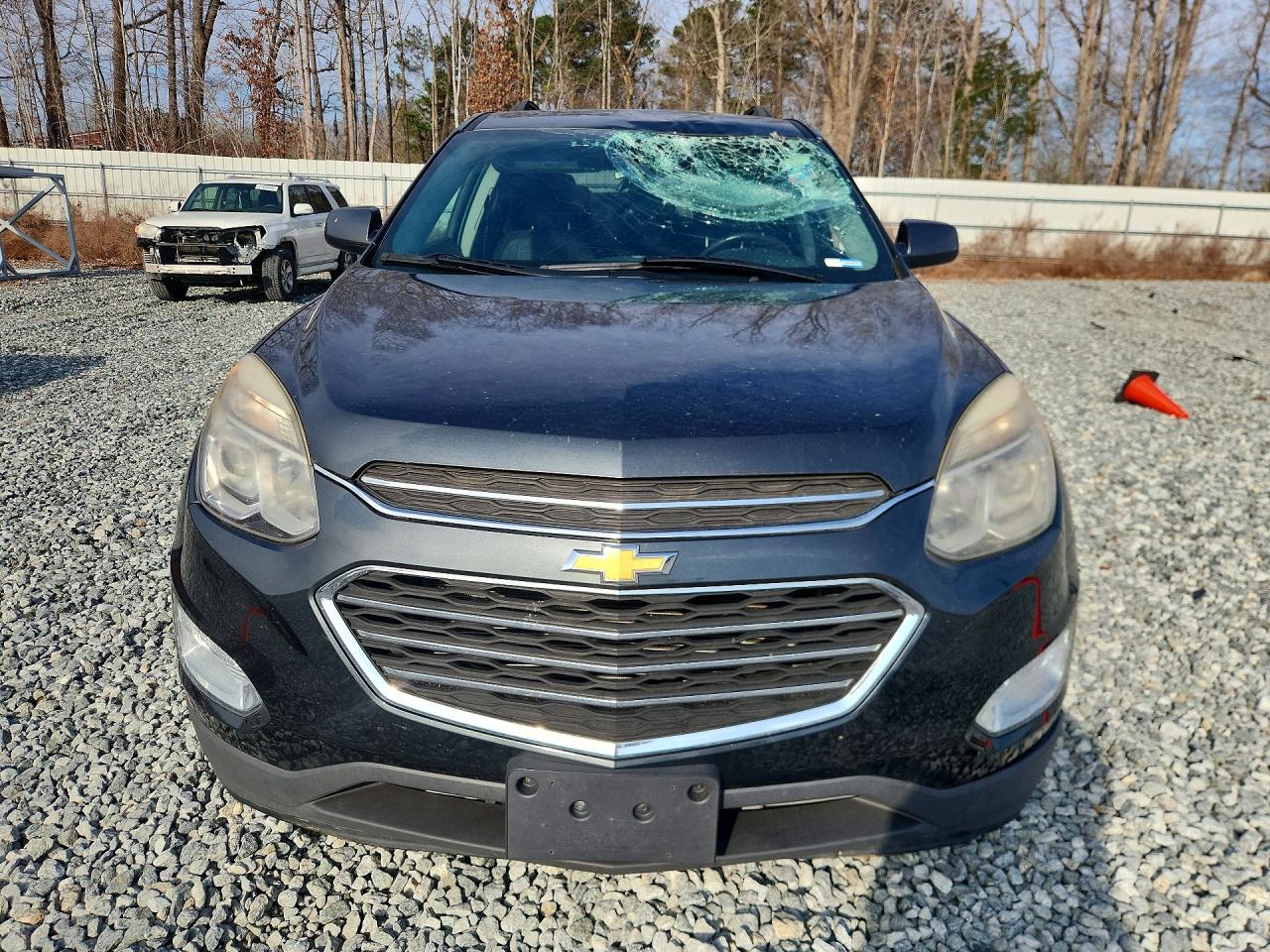 2017 CHEVROLET EQUINOX photo 5