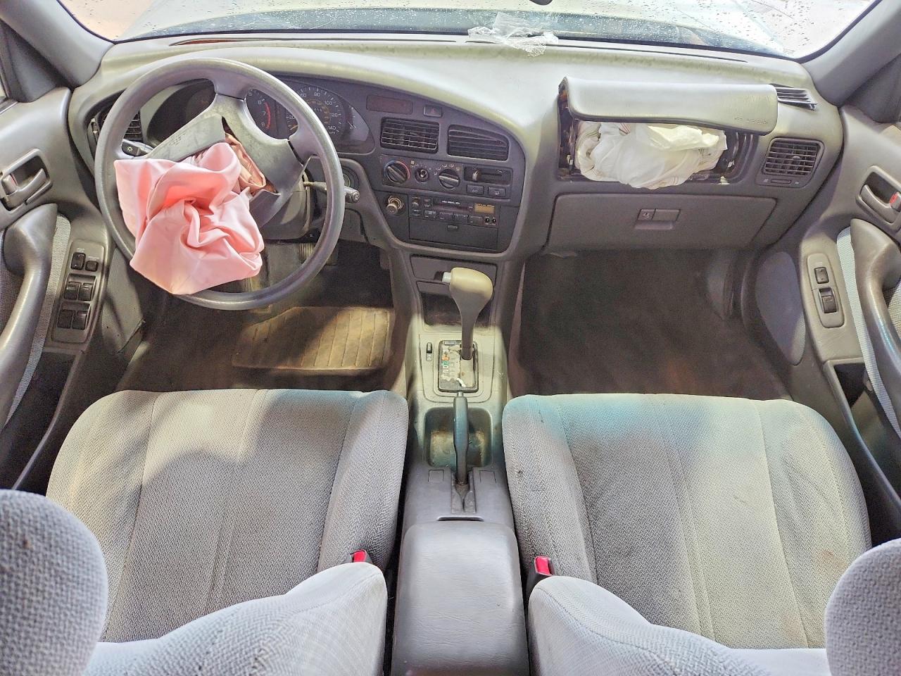 1994 TOYOTA CAMRY LE photo 15