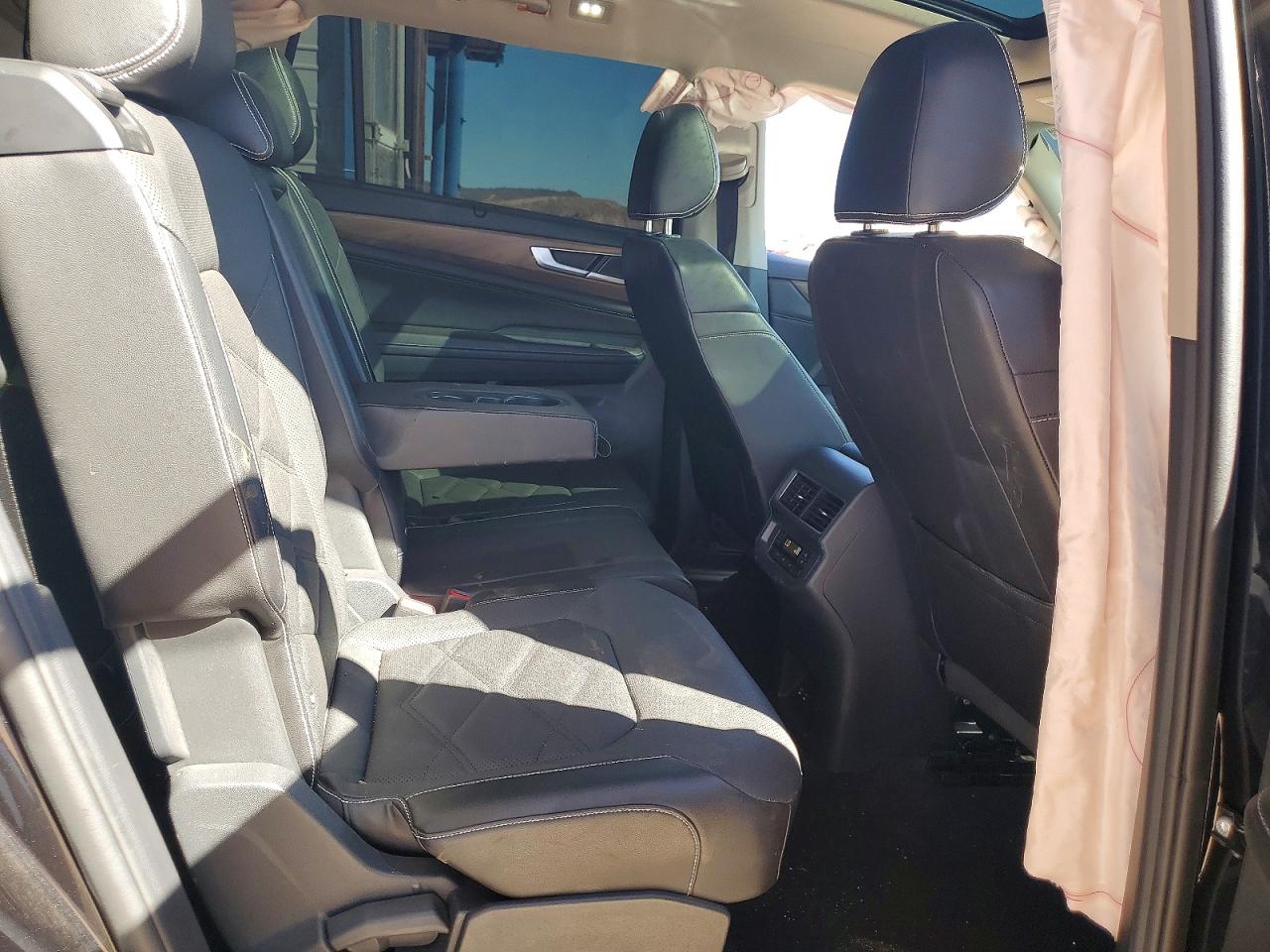 2024 VOLKSWAGEN ATLAS SE photo 19