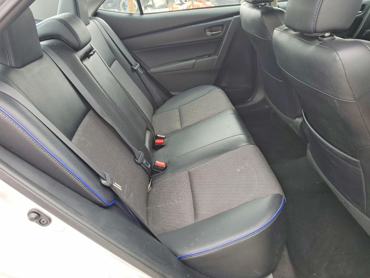 2017 TOYOTA COROLLA SE photo 19
