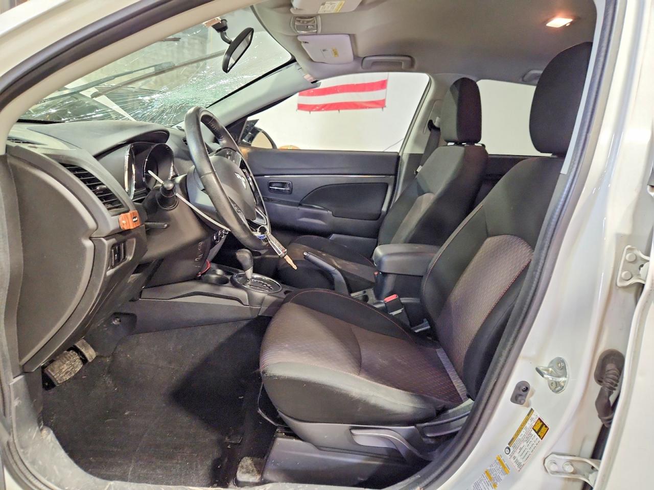 2017 MITSUBISHI OUTLANDER SPORT ES photo 13