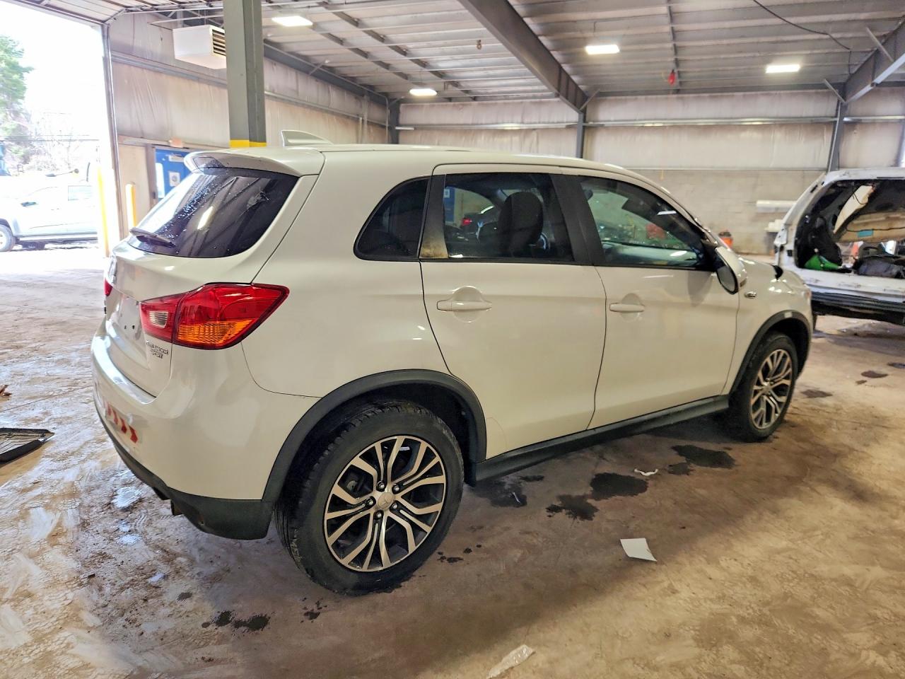 2017 MITSUBISHI OUTLANDER SPORT ES photo 5