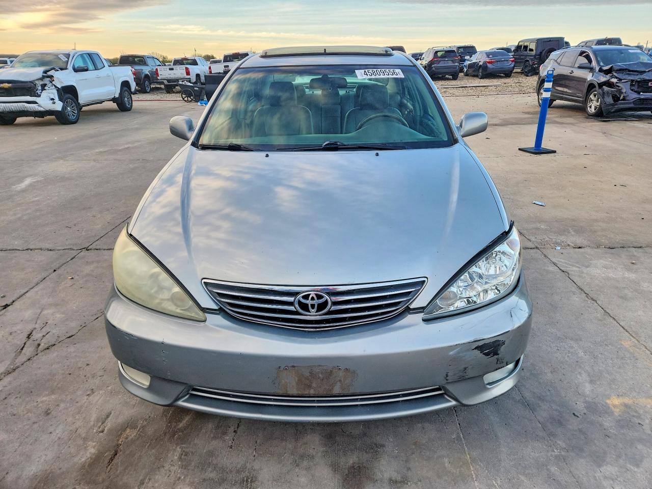 2005 TOYOTA CAMRY XLE V6 photo 9