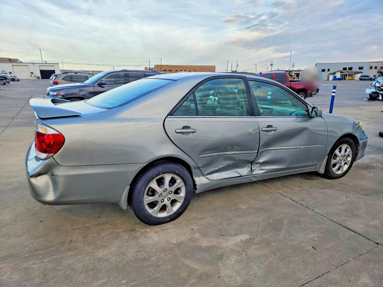 2005 TOYOTA CAMRY XLE V6 photo 5