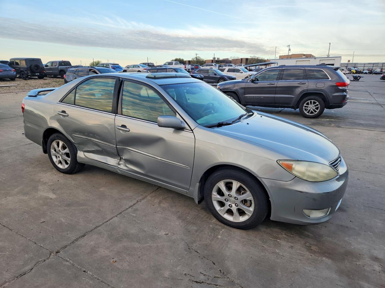 2005 TOYOTA CAMRY XLE V6 photo 7
