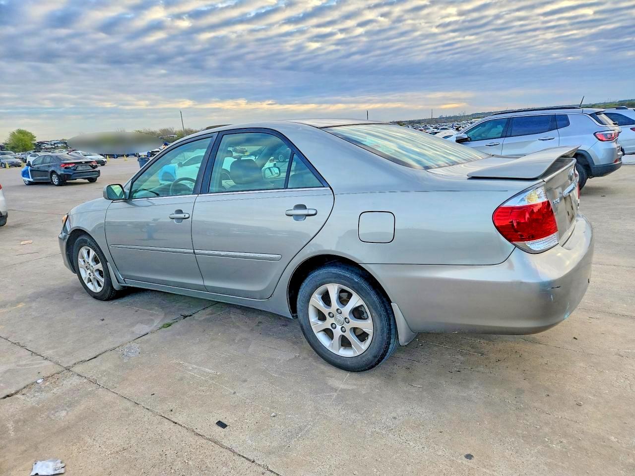 2005 TOYOTA CAMRY XLE V6 photo 3