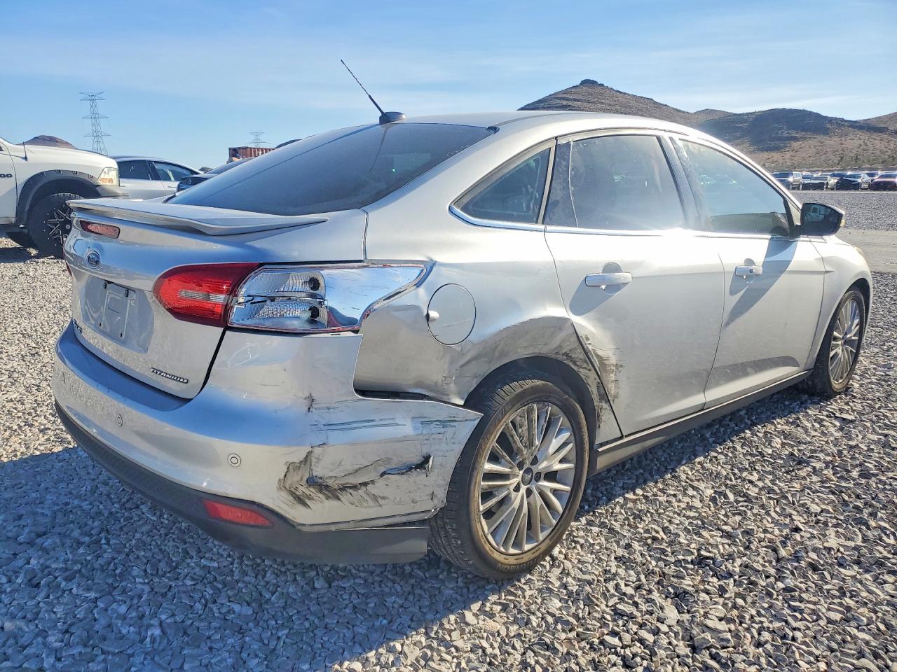 2017 FORD FOCUS TITANIUM photo 5