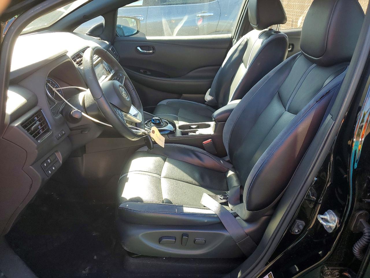 2022 NISSAN LEAF SL PLUS photo 13