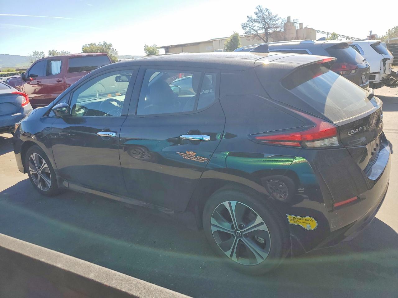 2022 NISSAN LEAF SL PLUS photo 3