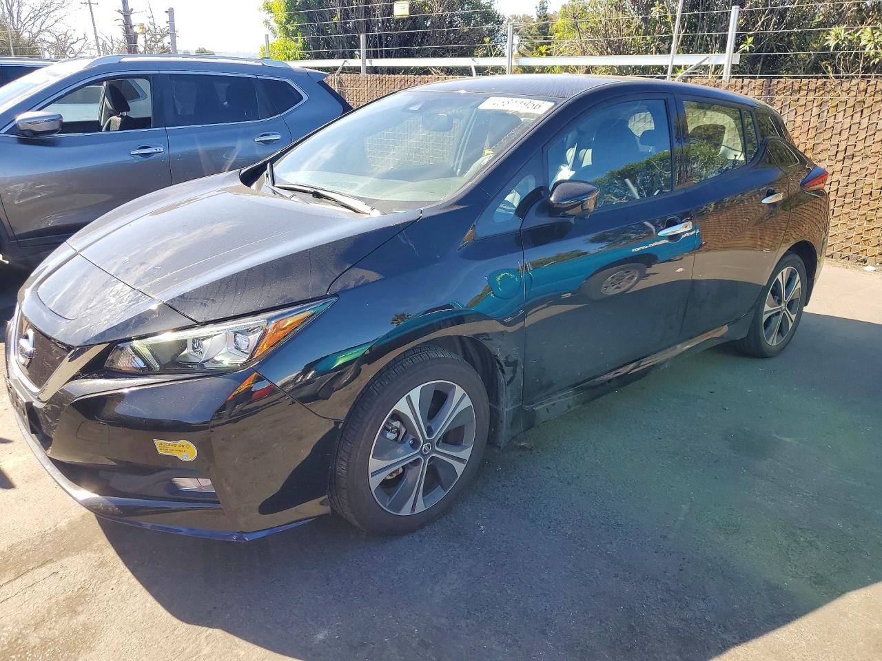 2022 NISSAN LEAF