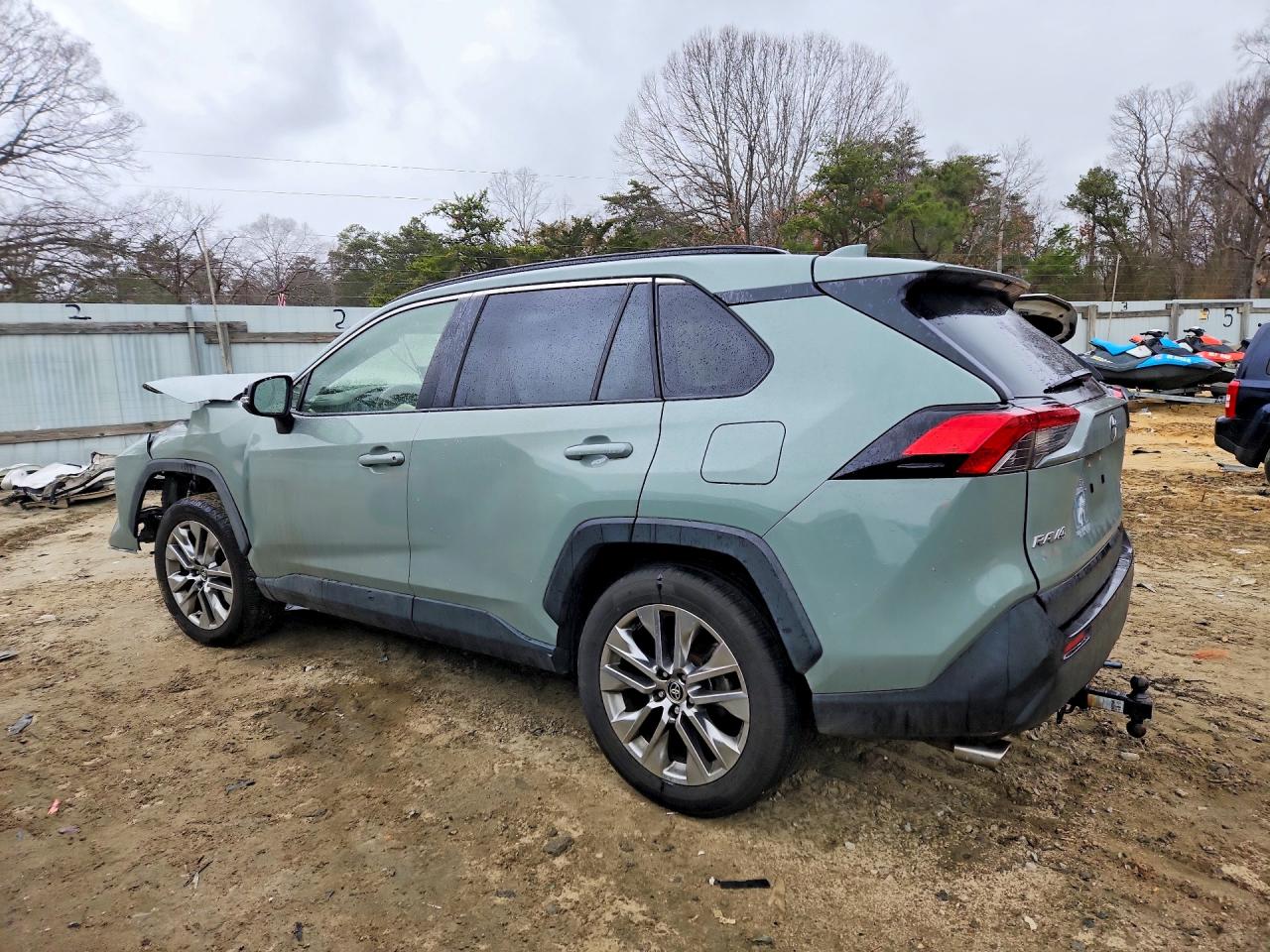 2021 TOYOTA RAV4 XLE PREMIUM photo 2