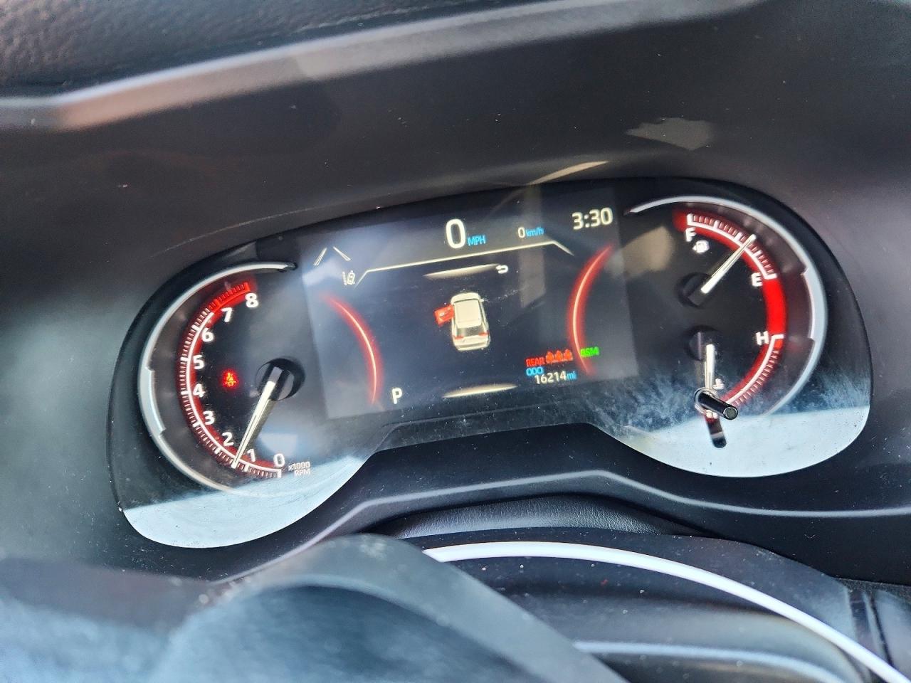 2025 TOYOTA RAV4 XLE photo 9
