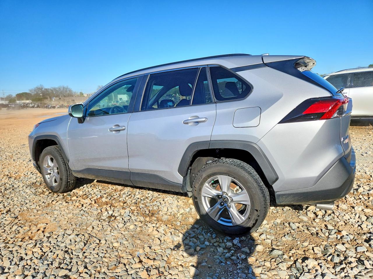 2025 TOYOTA RAV4 XLE photo 2