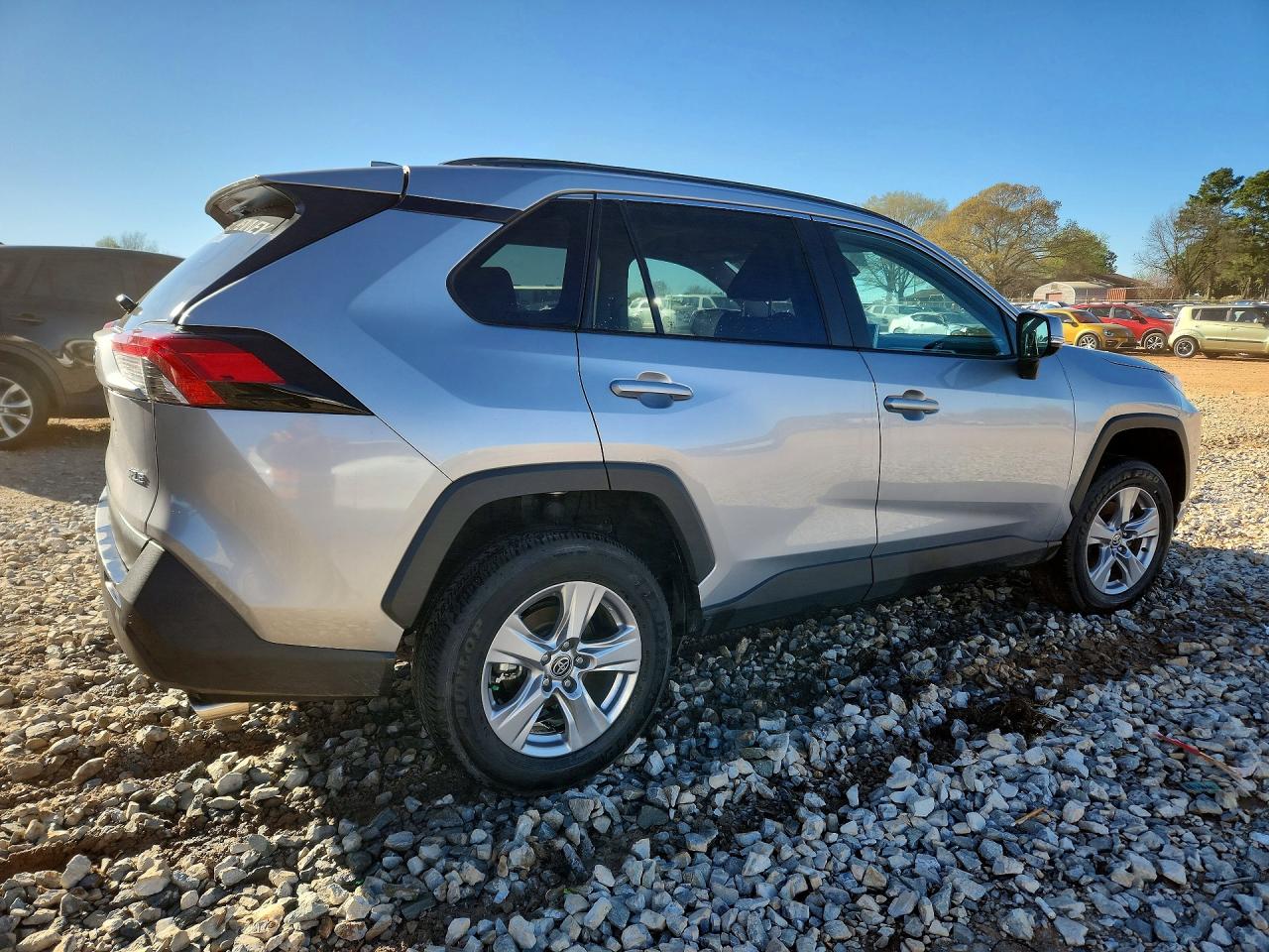 2025 TOYOTA RAV4 XLE photo 3