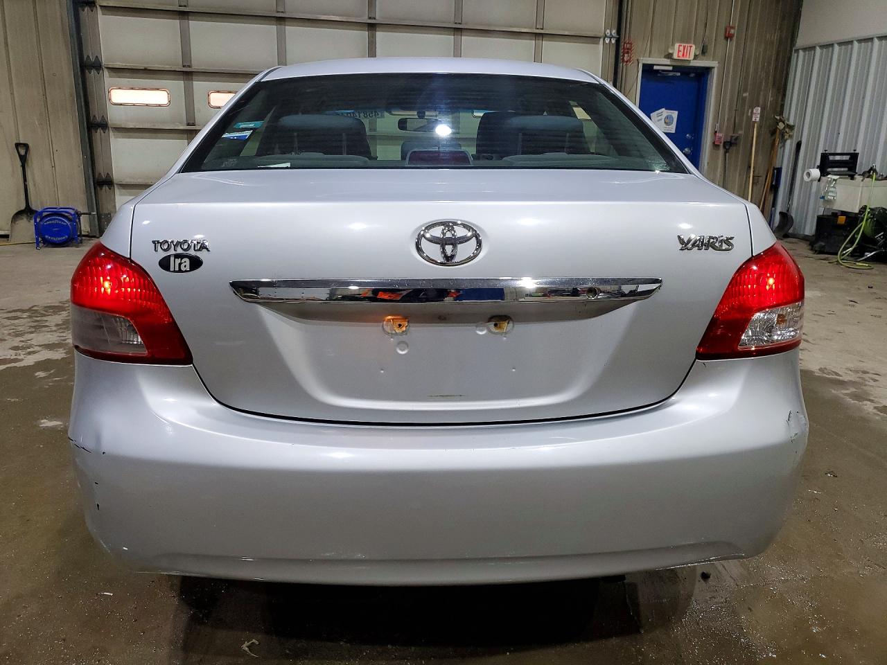 2010 TOYOTA YARIS BASE photo 11