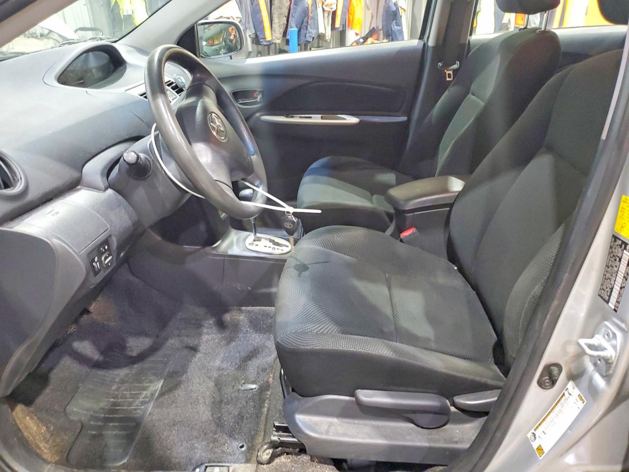 2010 TOYOTA YARIS BASE photo 13