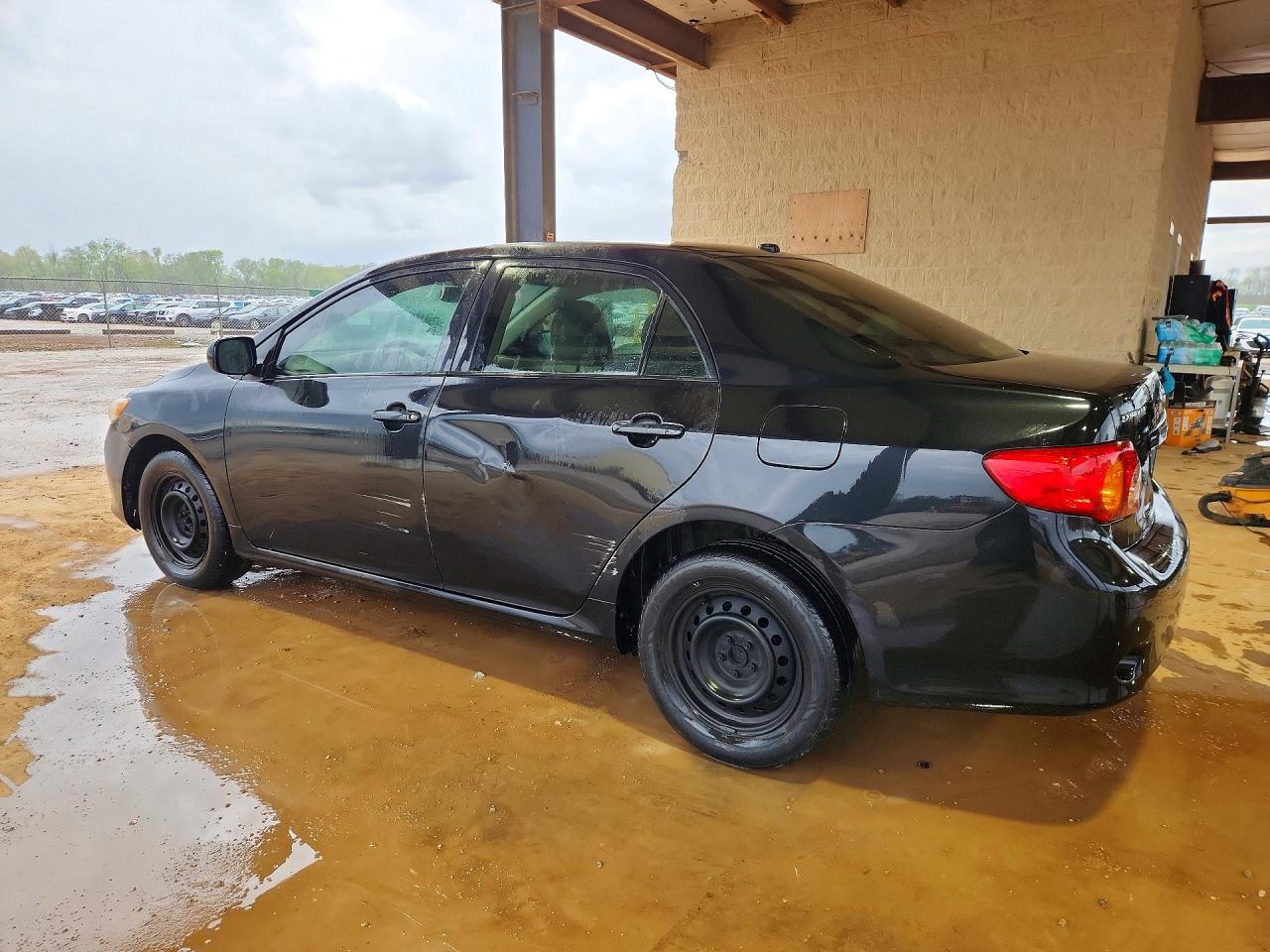 2009 TOYOTA COROLLA LE photo 3