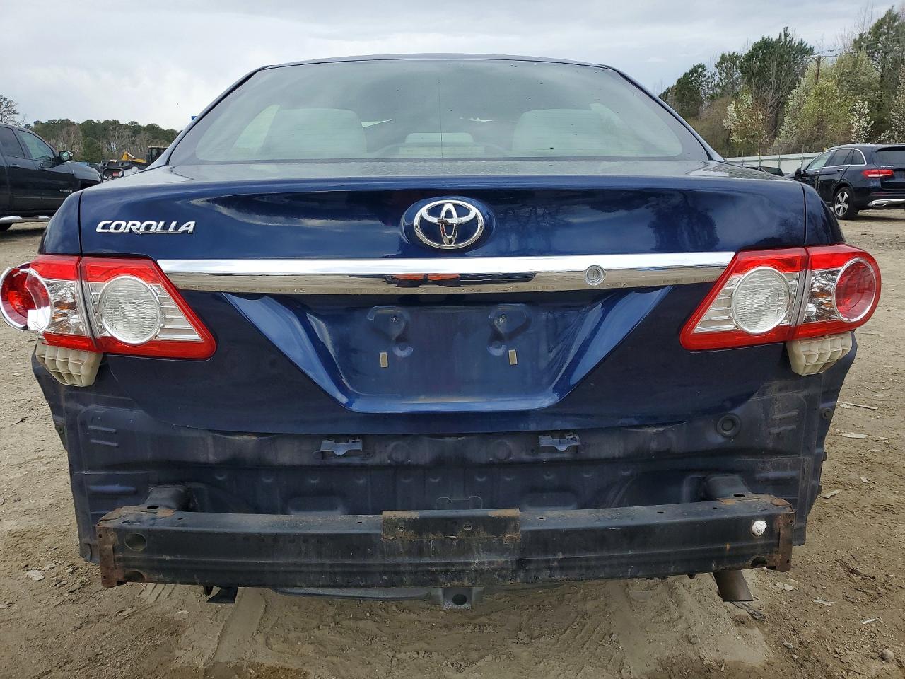 2012 TOYOTA COROLLA L photo 11
